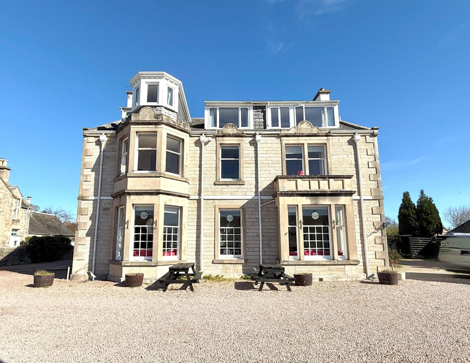 The Clubhouse Hotel Nairn Buitenkant foto